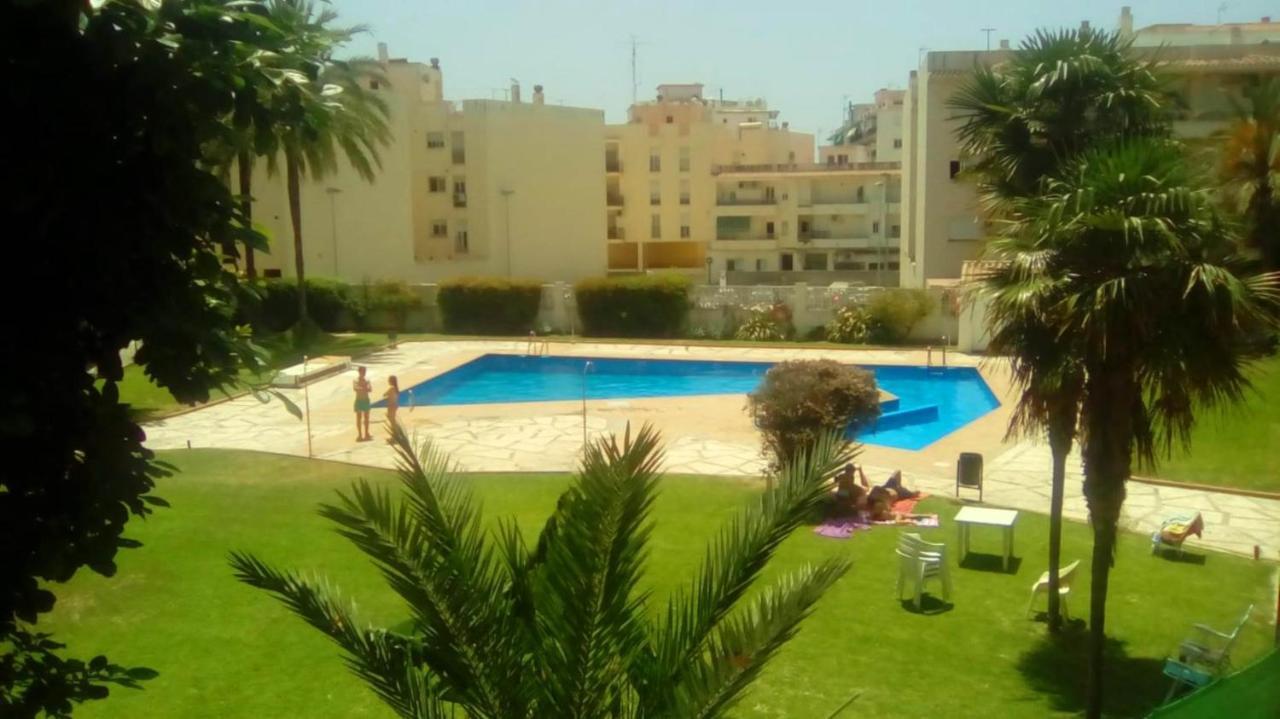 Luminoso Apartamento Playa Torrecilla. Con Piscina Nerja Luaran gambar