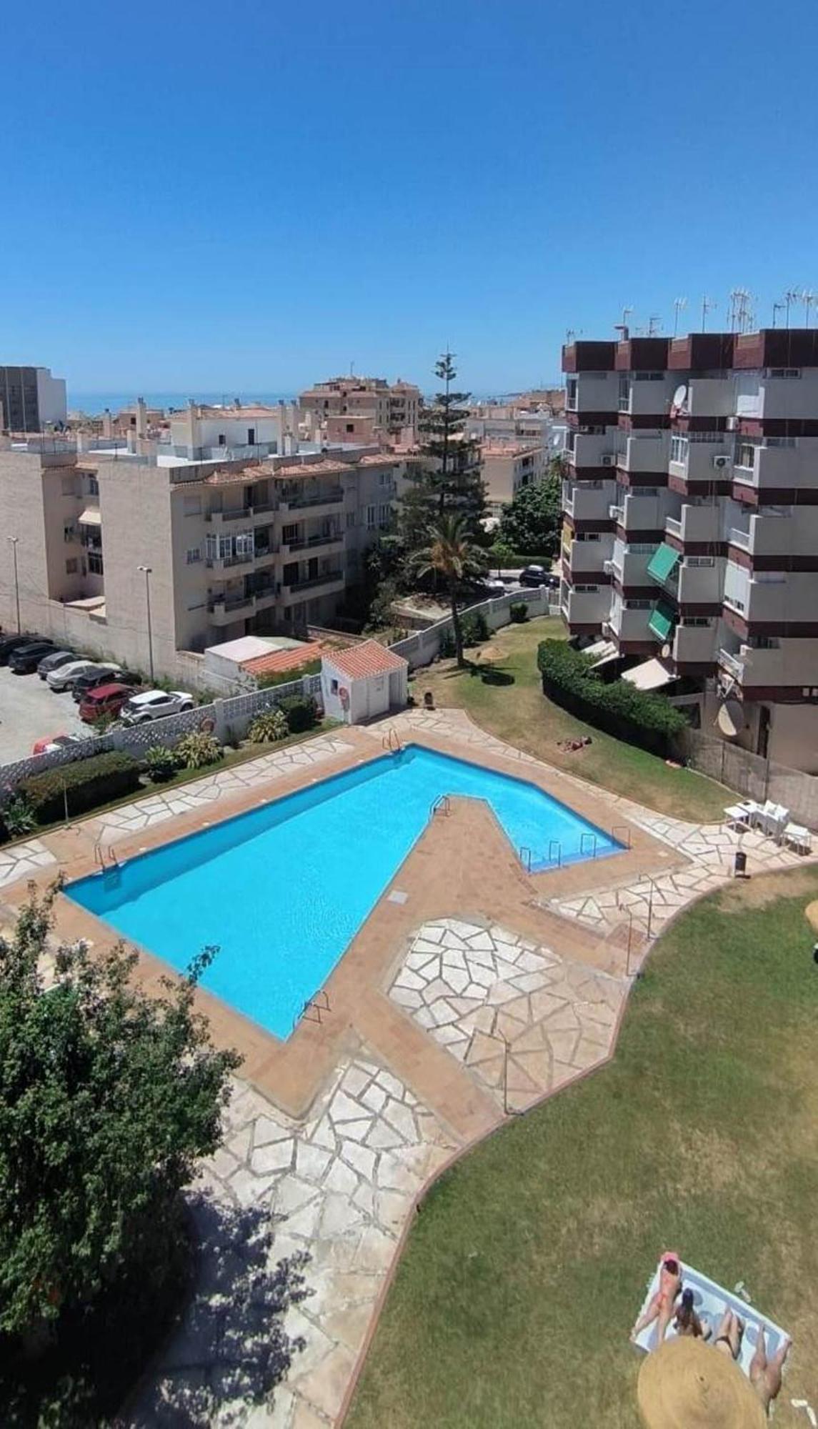 Luminoso Apartamento Playa Torrecilla. Con Piscina Nerja Luaran gambar