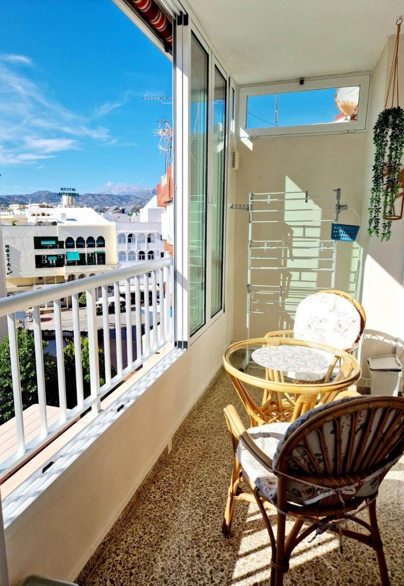 Luminoso Apartamento Playa Torrecilla. Con Piscina Nerja Luaran gambar
